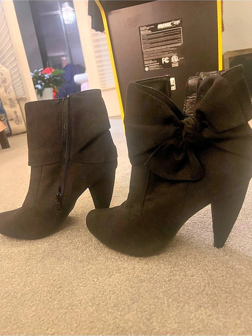 Forever Black Bow Heeled Ankle Boots Sz8